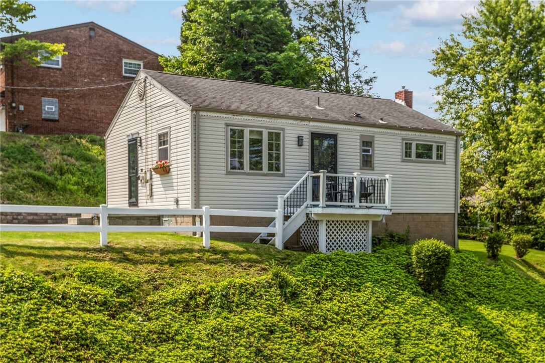 Property Photo: 301 Chalfant St PA 15112