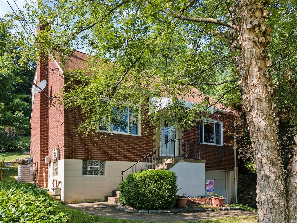 Property Photo: 190 Noll Ave PA 15205