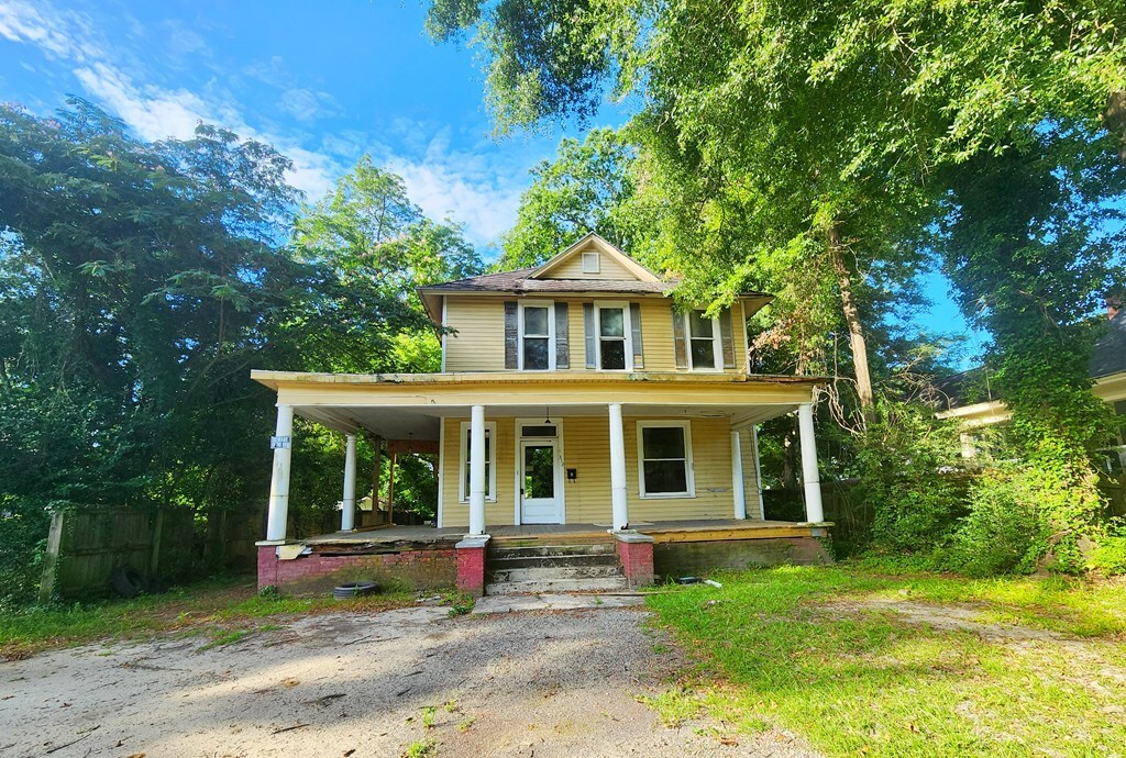 Property Photo: 312 E 14th Ave GA 31015