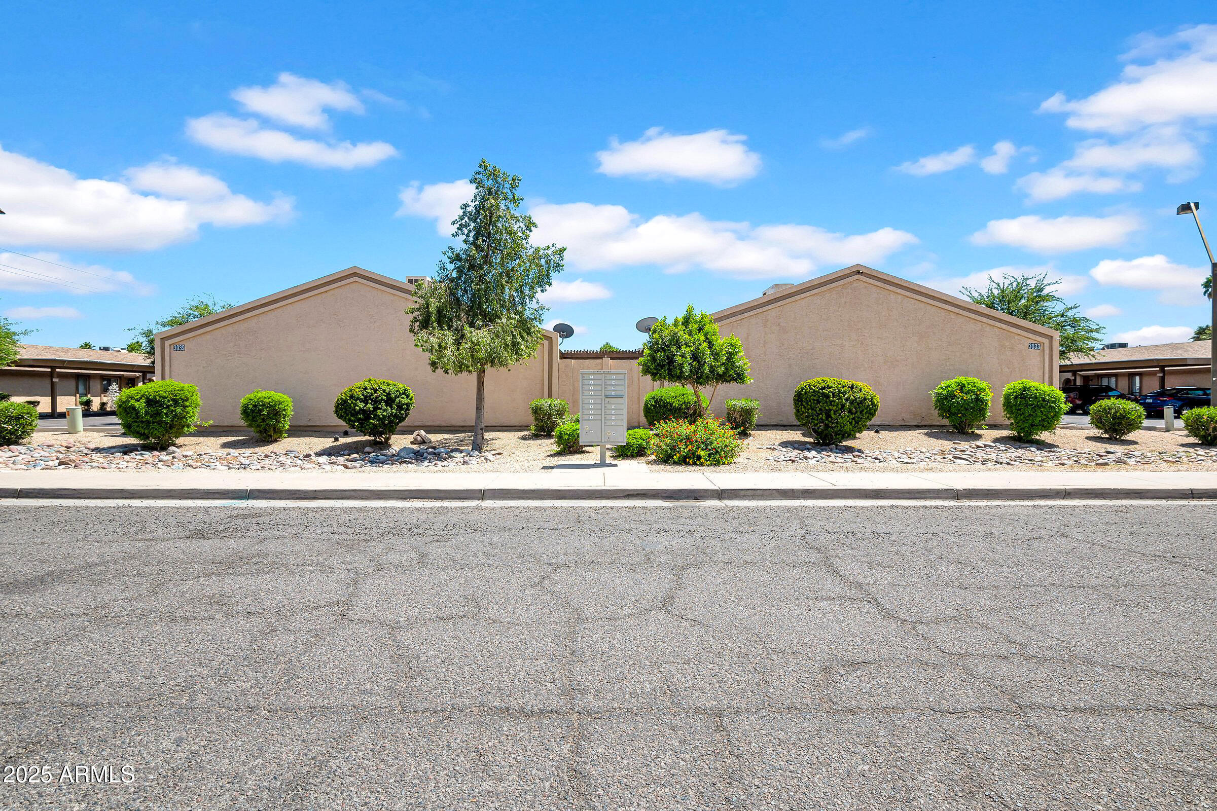Property Photo:  3027 E Grandview Road 1  AZ 85032 