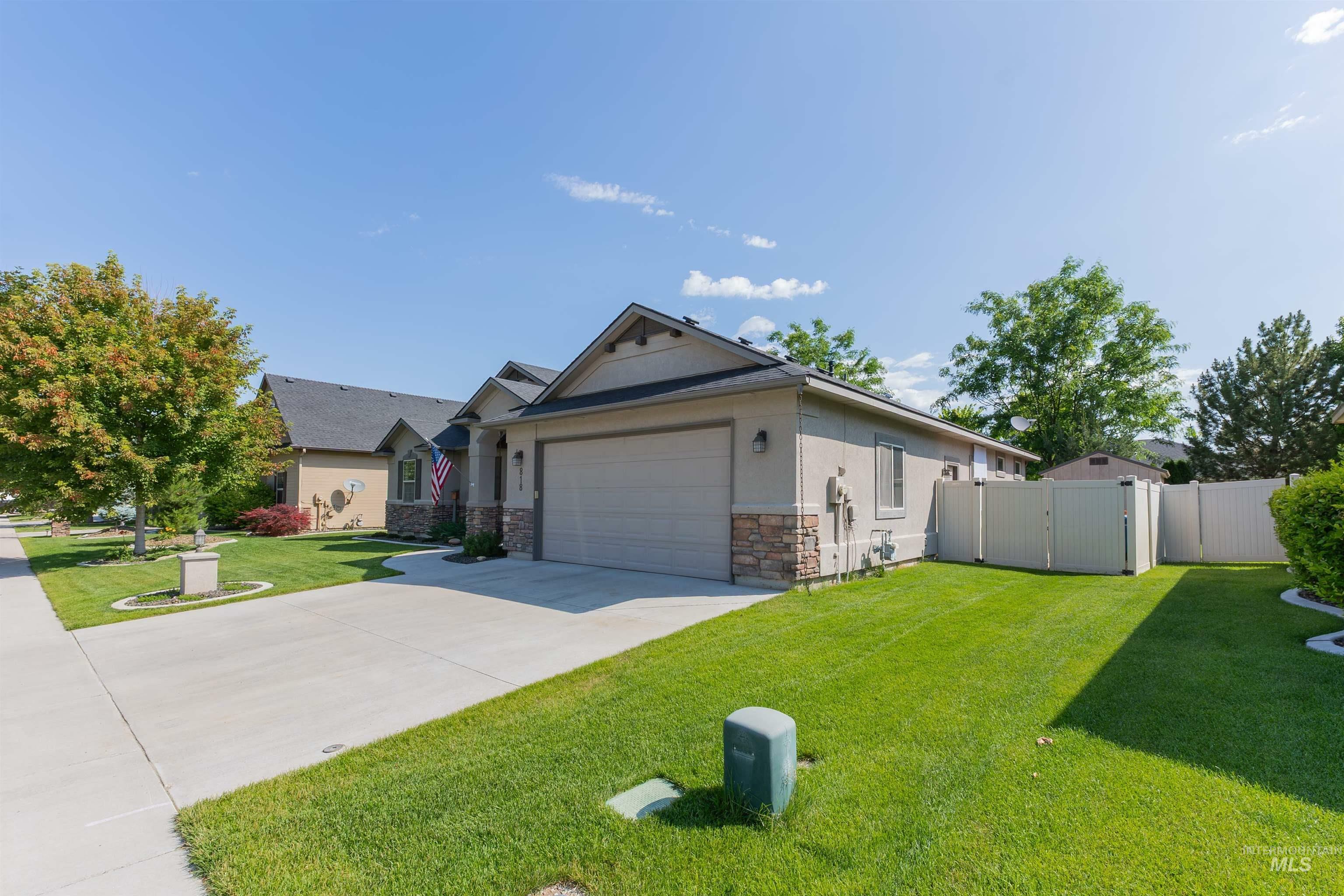 Property Photo: 818 W Dallan Woods Way ID 83686