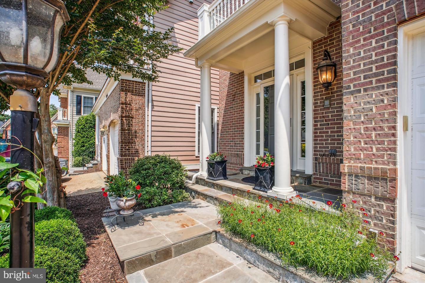 Property Photo: 20268 Island View Court VA 20165