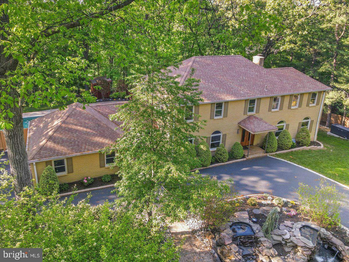 Property Photo:  400 Highview Drive  PA 19087 
