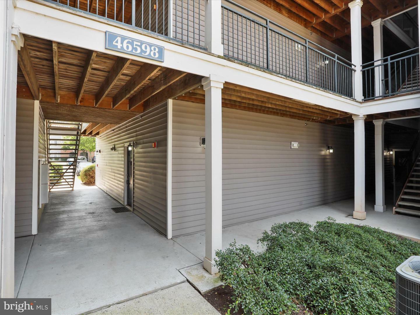Property Photo: 46598 Drysdale Terrace 302 VA 20165