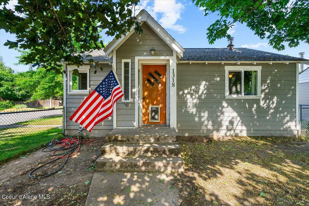 Property Photo: 1318 N 10th St ID 83814