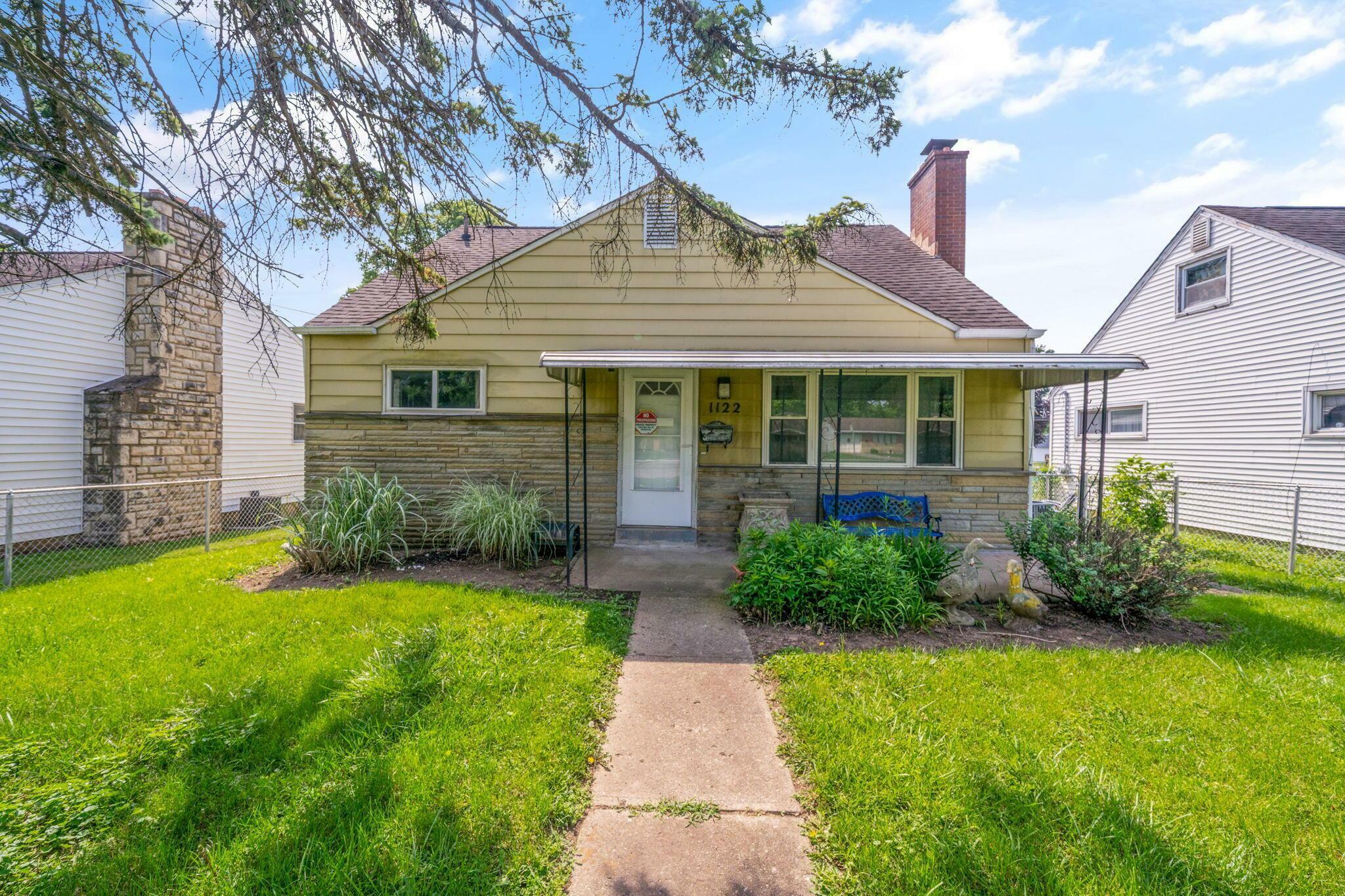 Property Photo: 1122 Harrisburg Pike OH 43223
