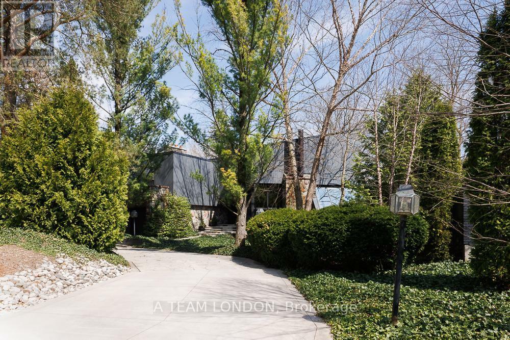 Property Photo: 763 Clearview Crescent ON N6H 4P6