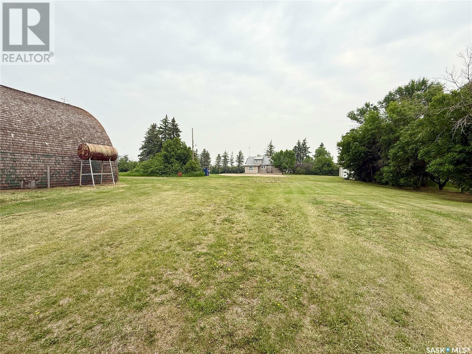 Property Photo: South Weyburn Acreage SK S4H 2K1
