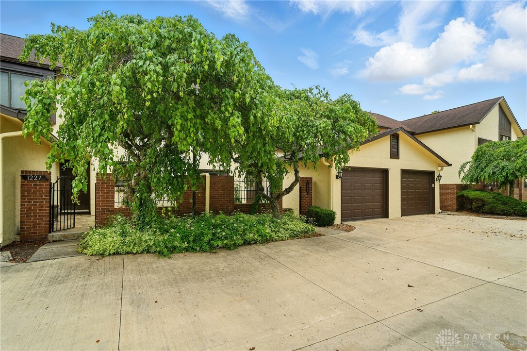 Property Photo: 1225 Chevington Court OH 45459
