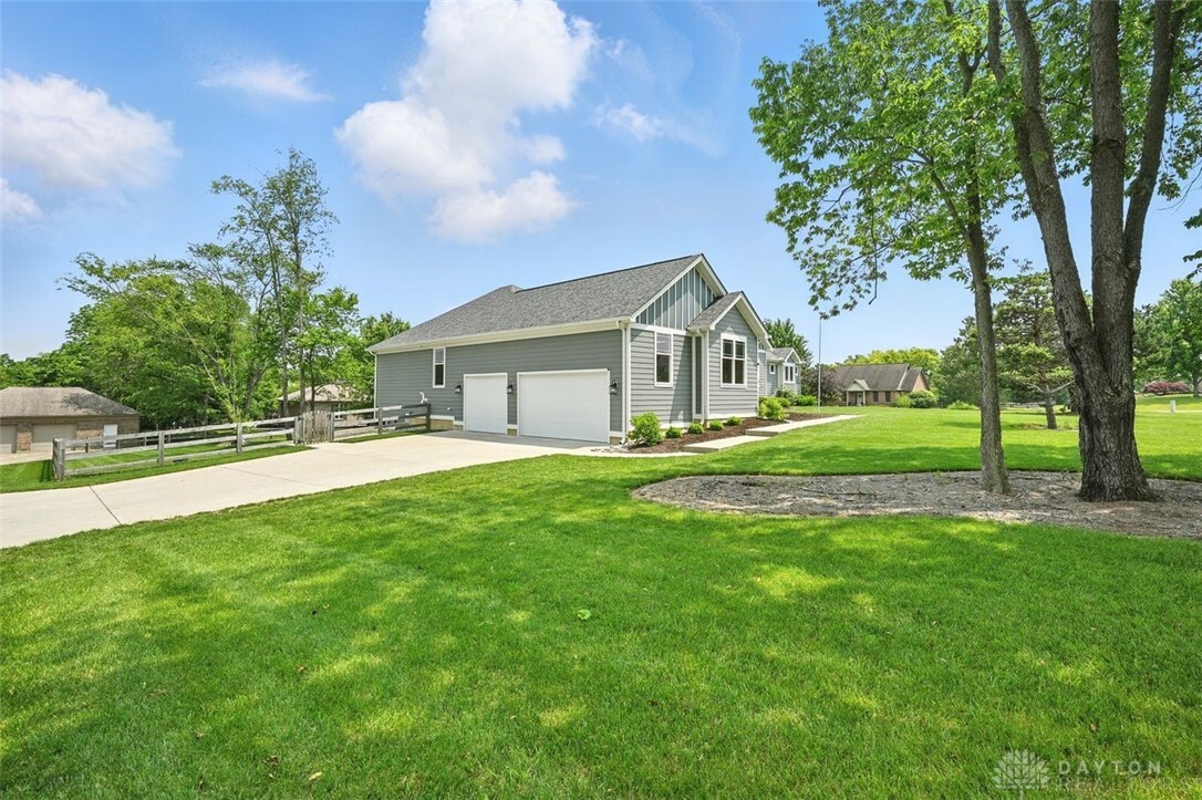 Property Photo:  1584 Heritage Run Drive  OH 45036 