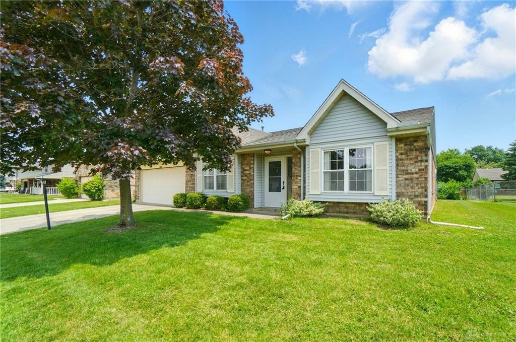 Property Photo: 8720 Emeraldgate Drive OH 45424