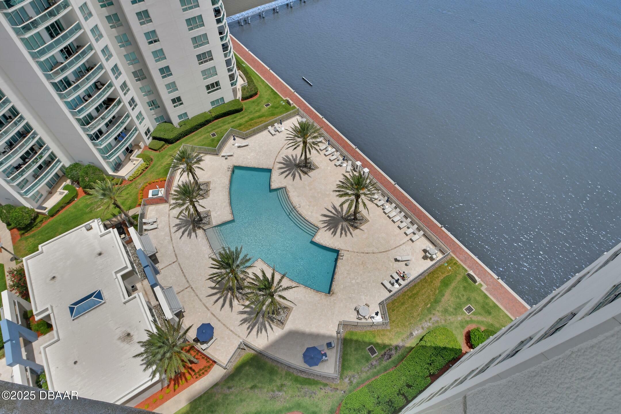 Property Photo: 231 Riverside Drive FL 32117