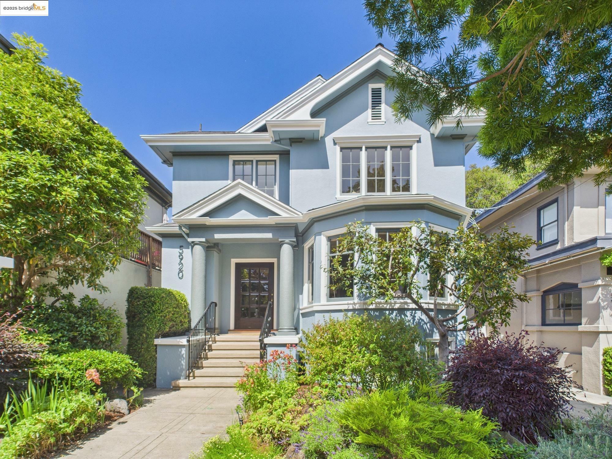 Property Photo: 5920 Ivanhoe Rd CA 94618