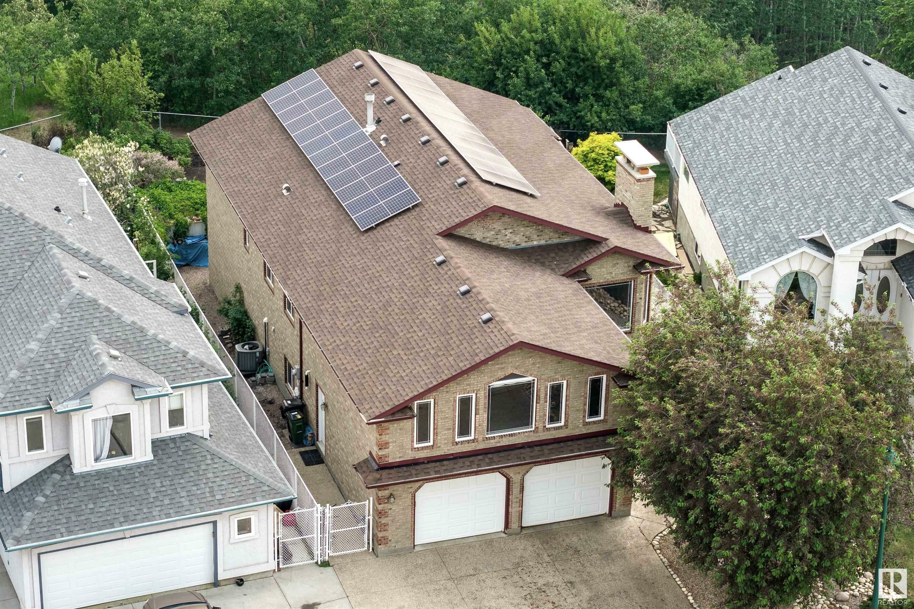 Property Photo:  3811 130 Avenue NW  AB T5A 5G1 