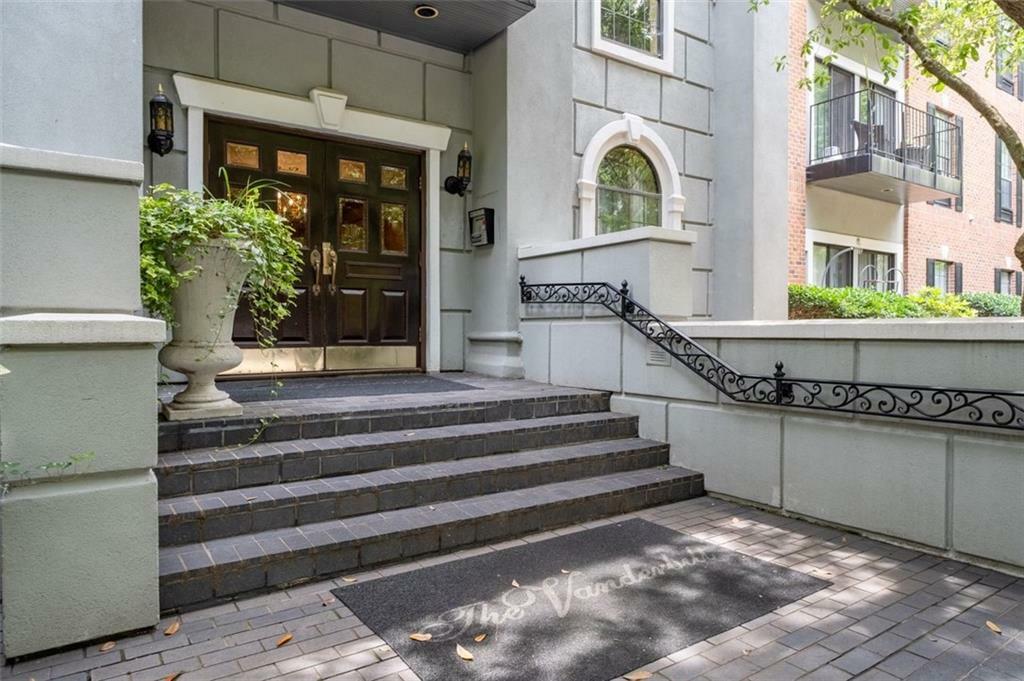 Property Photo: 3071 Lenox Road NE 19 GA 30324