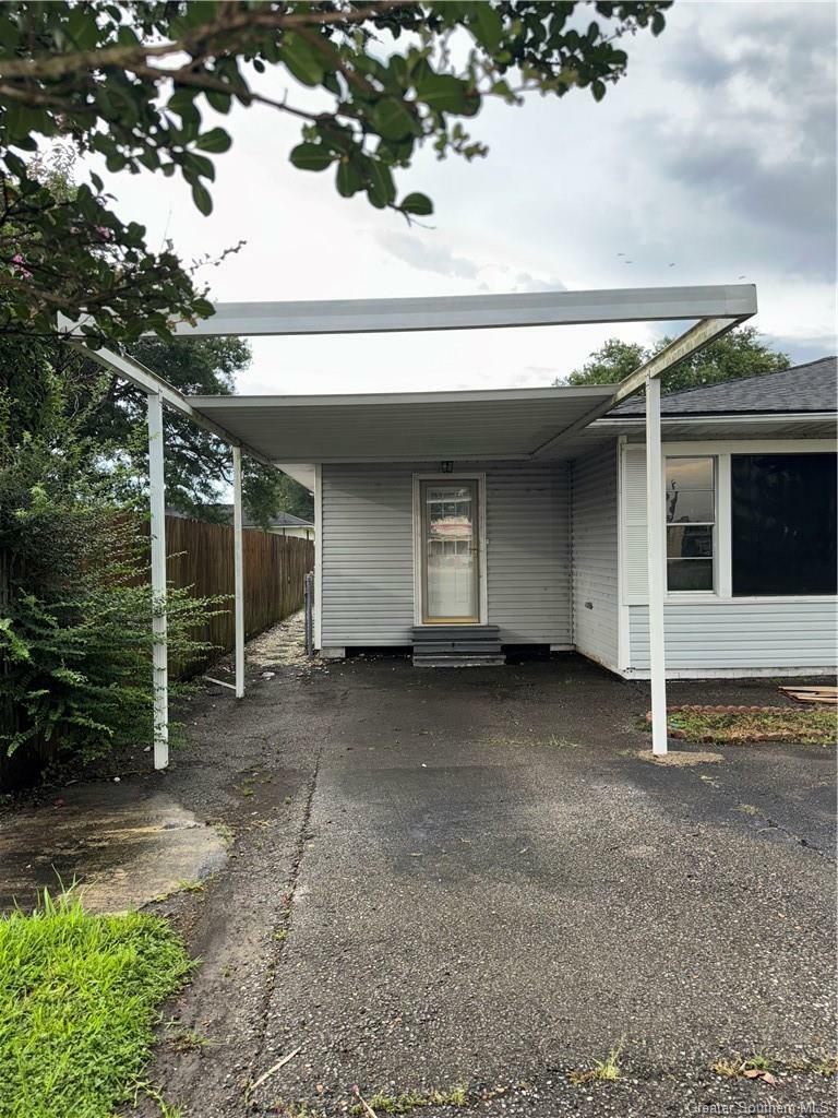 Property Photo:  612 N N Thomson Avenue  LA 70647 