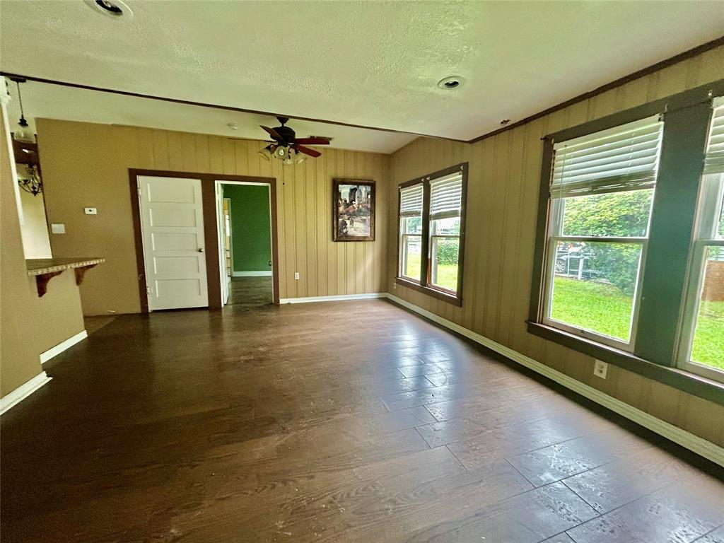 Property Photo: 5119 33rd Street TX 77619