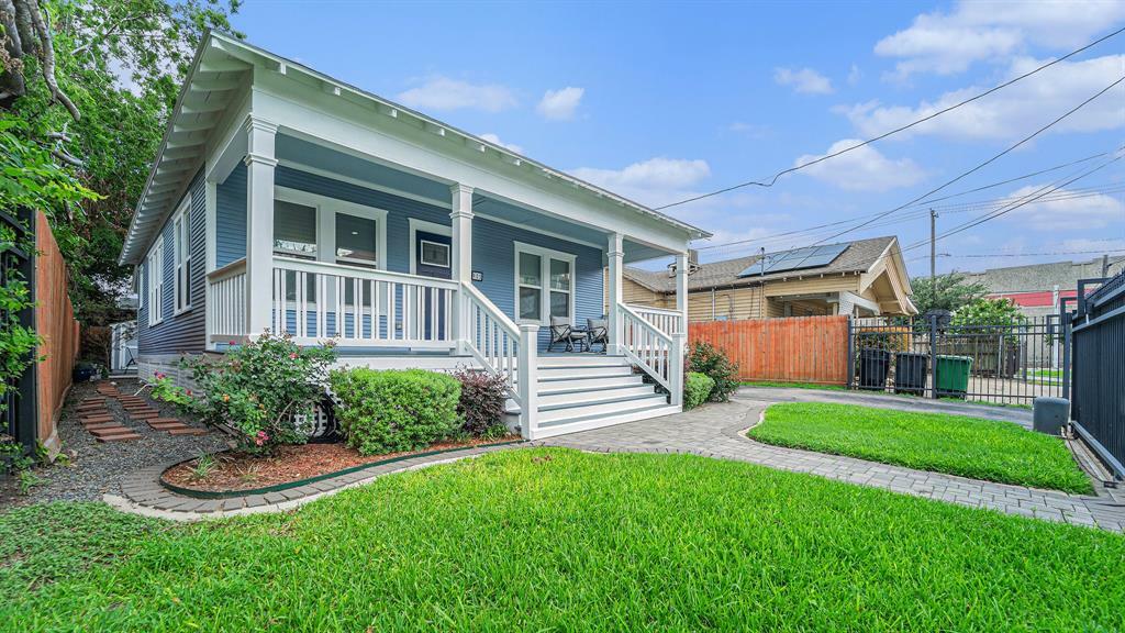 Property Photo: 405 N Grace Street N TX 77003