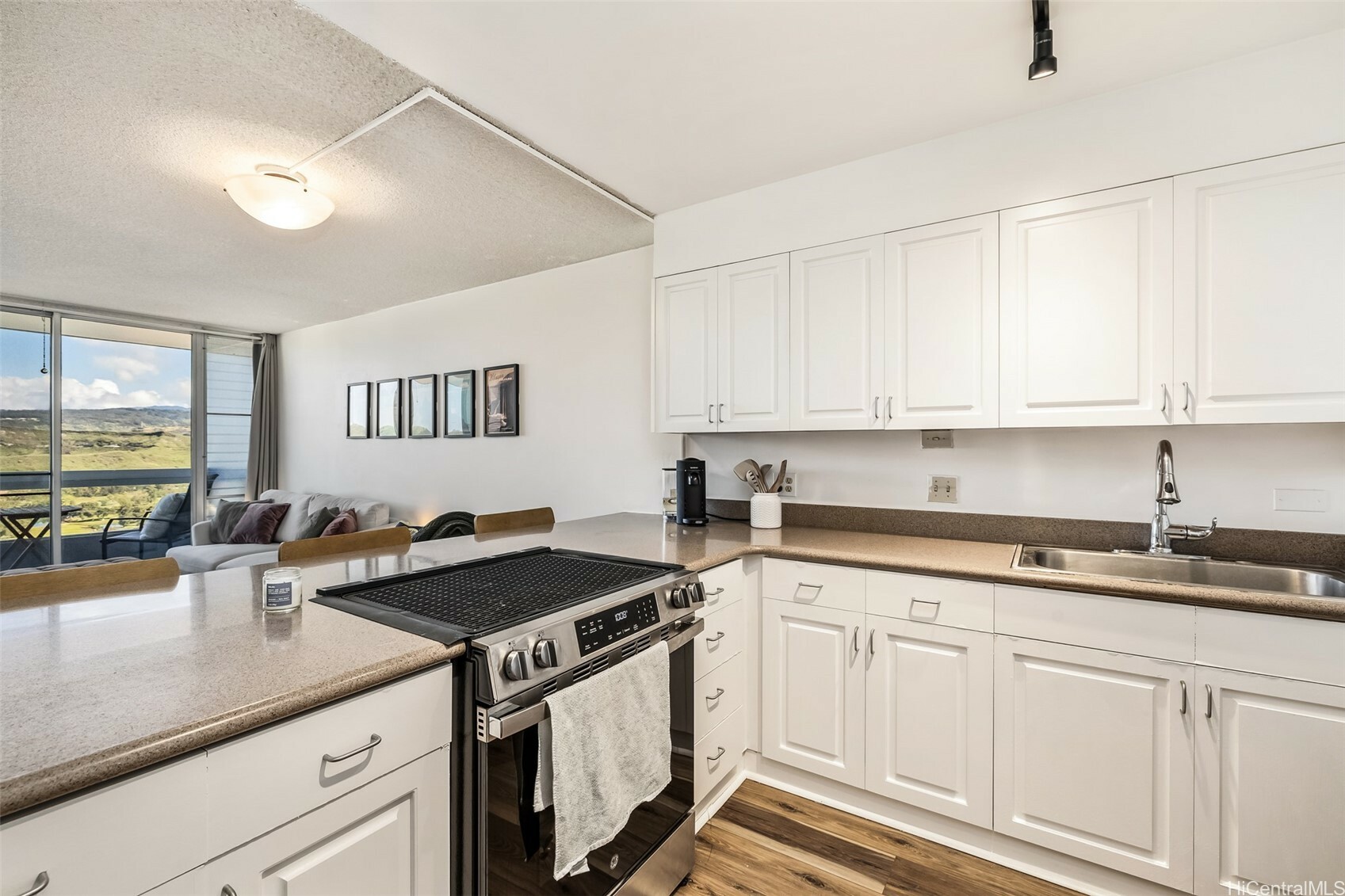 Property Photo: 3045 Ala Napuaa Place 1803 HI 96818