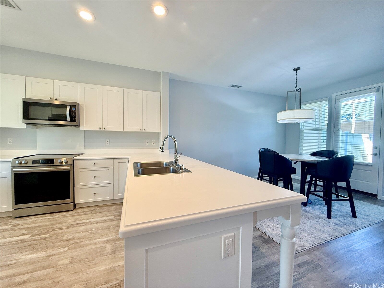 Property Photo:  91-2220 Kaiwawalo Street 11-1105  HI 96706 