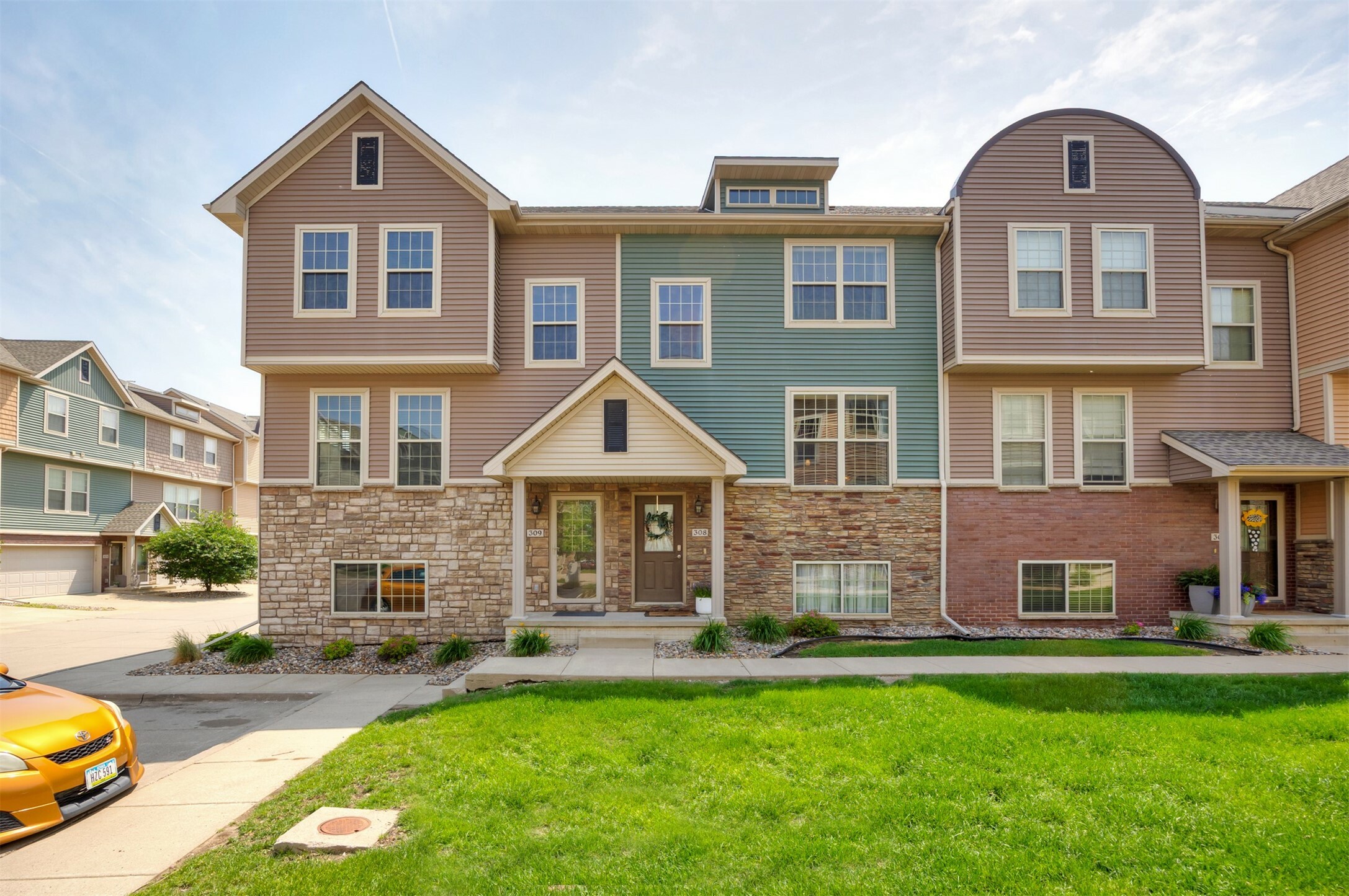 Property Photo: 3600 SE Glenstone Drive 308 IA 50111