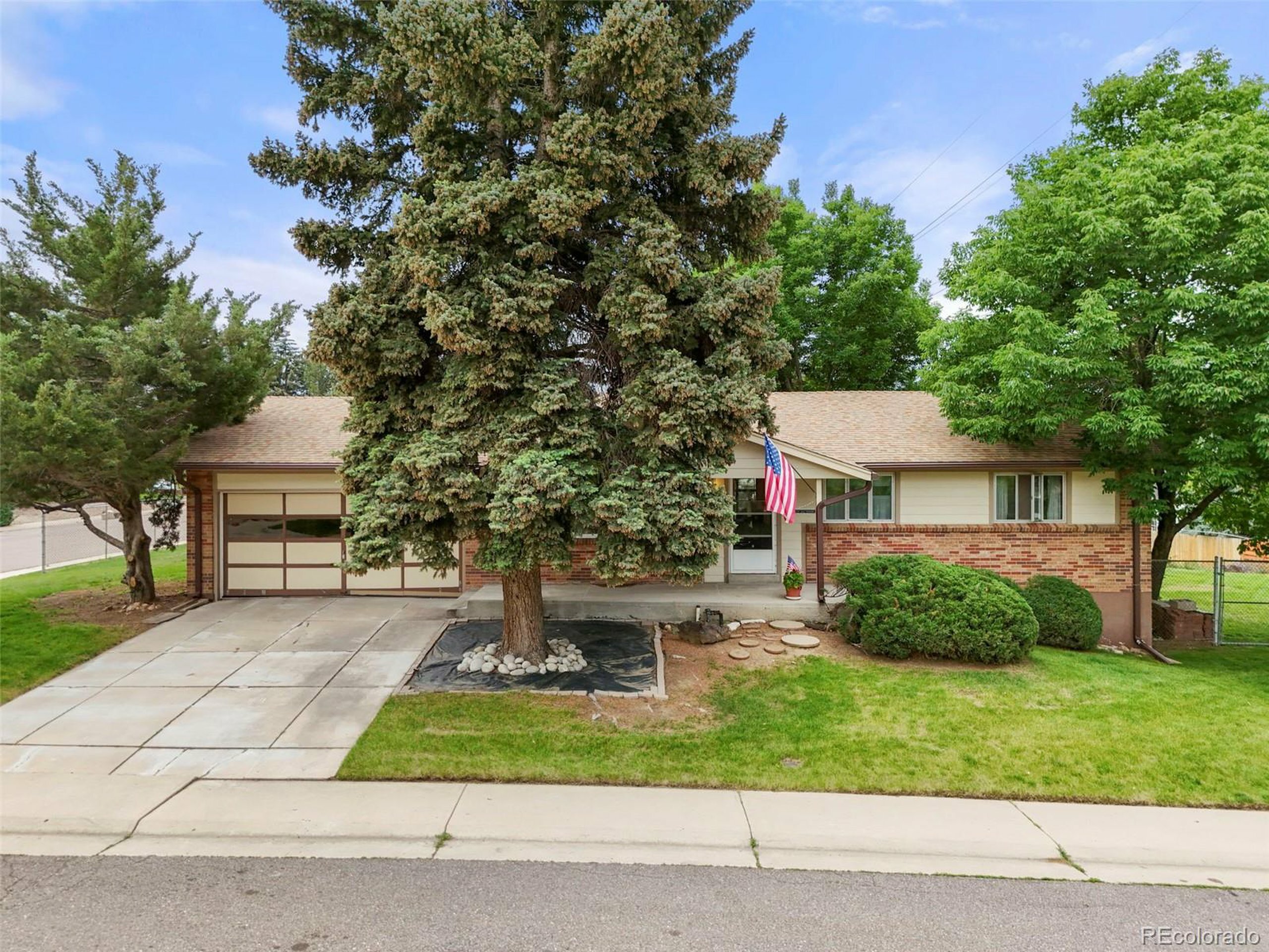 Property Photo: 8198 E Lehigh Dr CO 80237