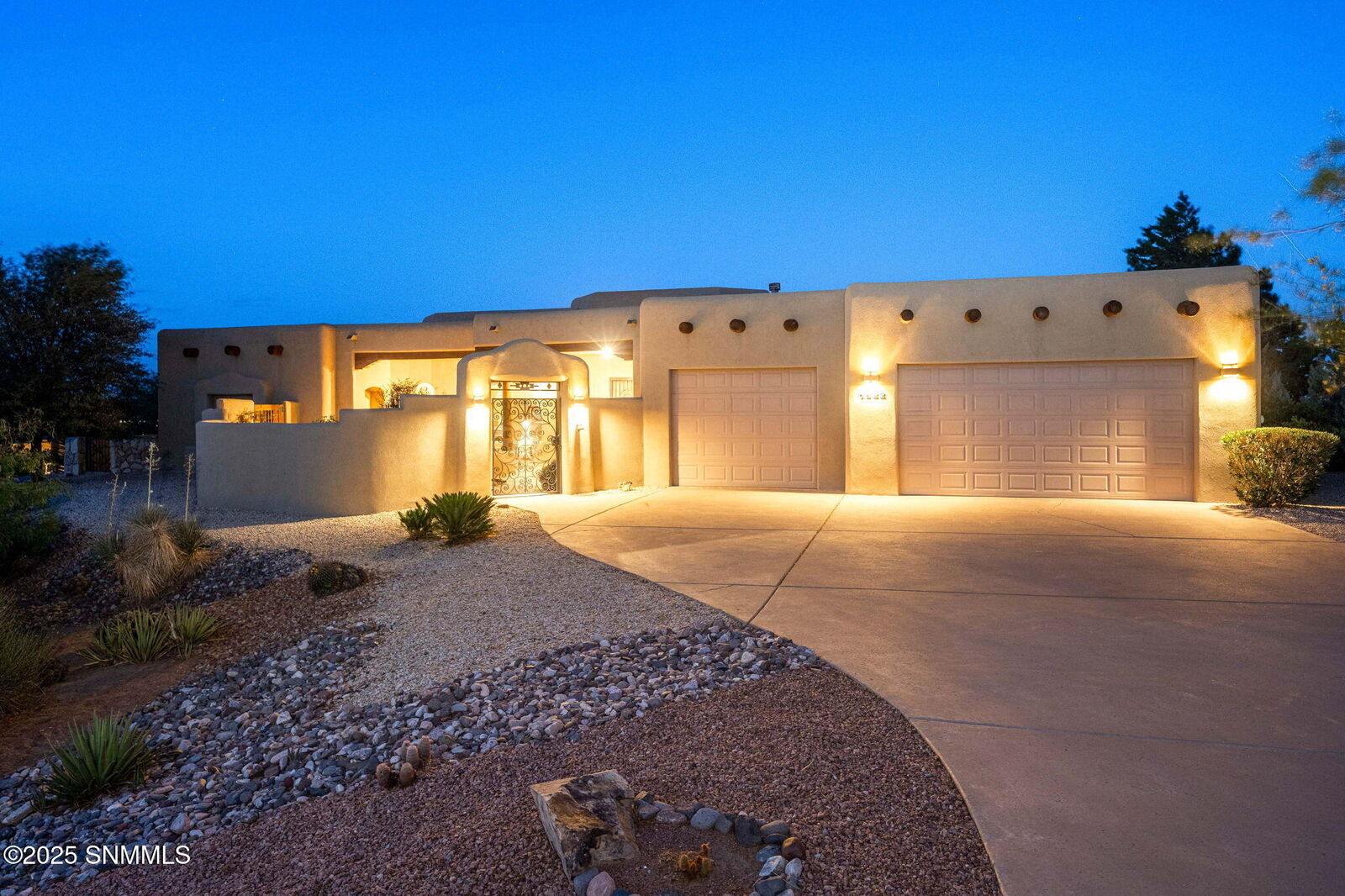 Property Photo:  1222 Idyll Court  NM 88007 