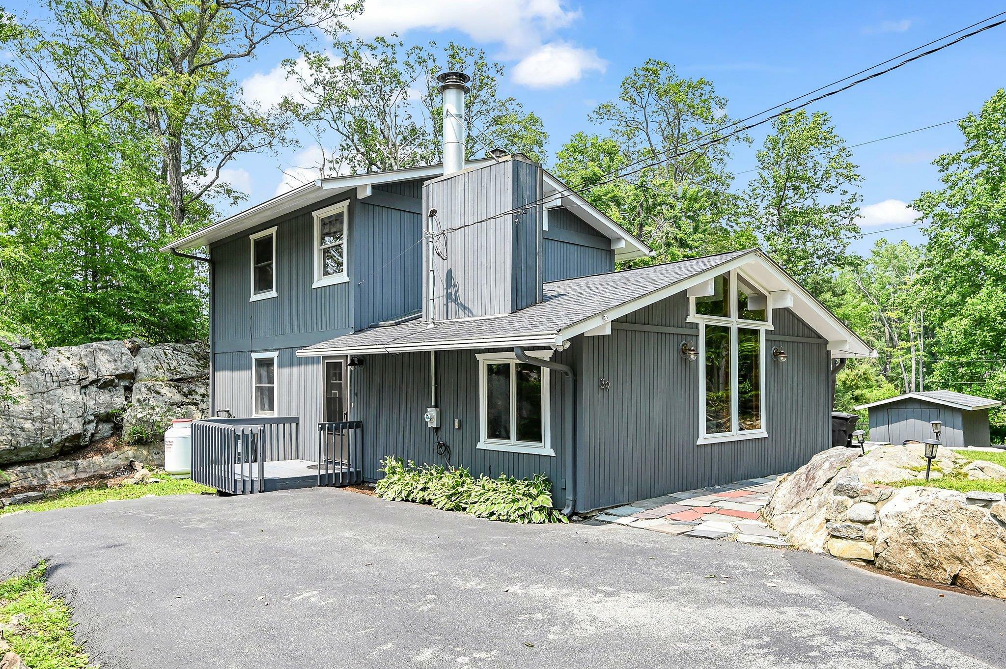 39 Cliff Road  Greenwood Lake NY 10925 photo