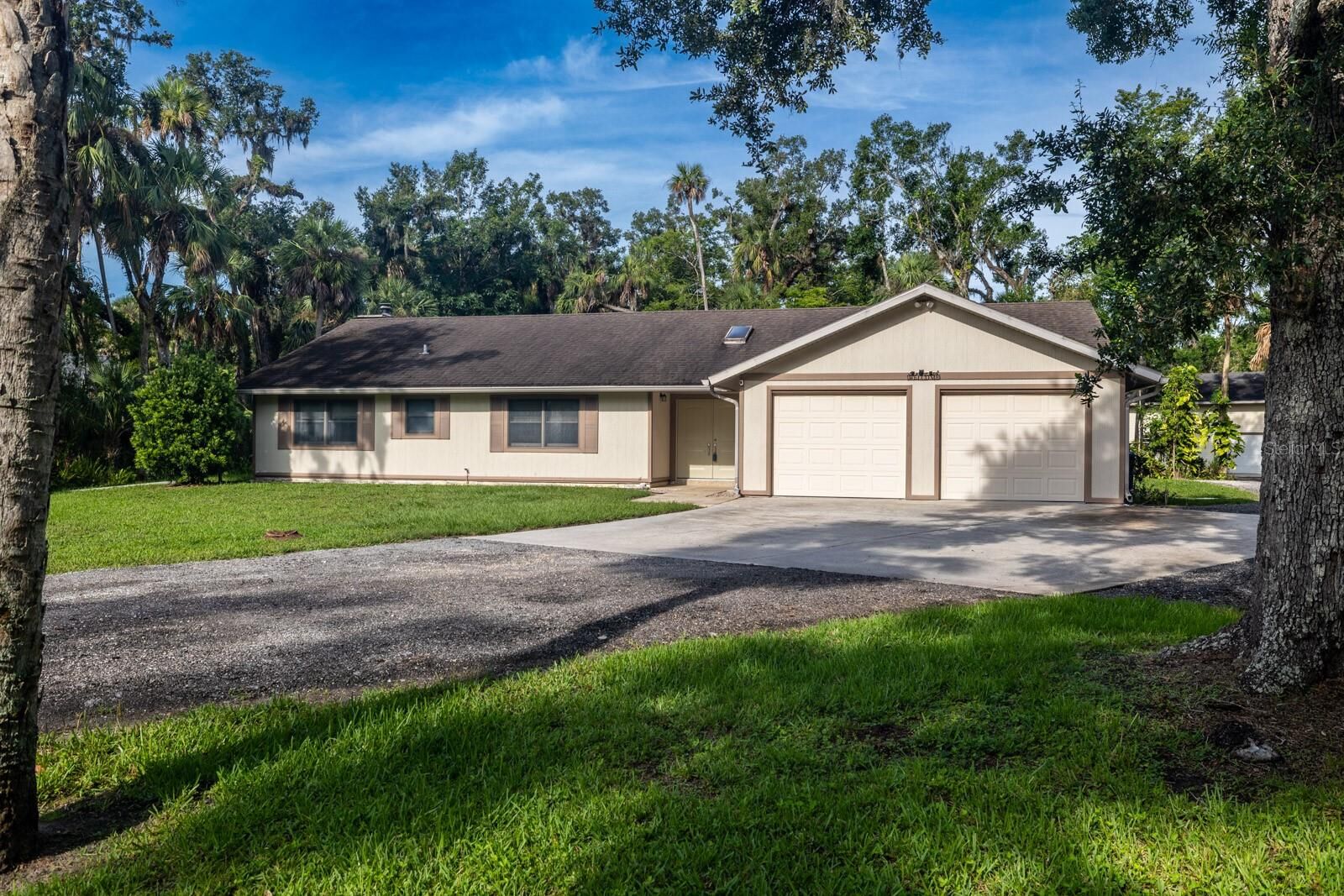 Property Photo: 3804 65th Street E FL 34208
