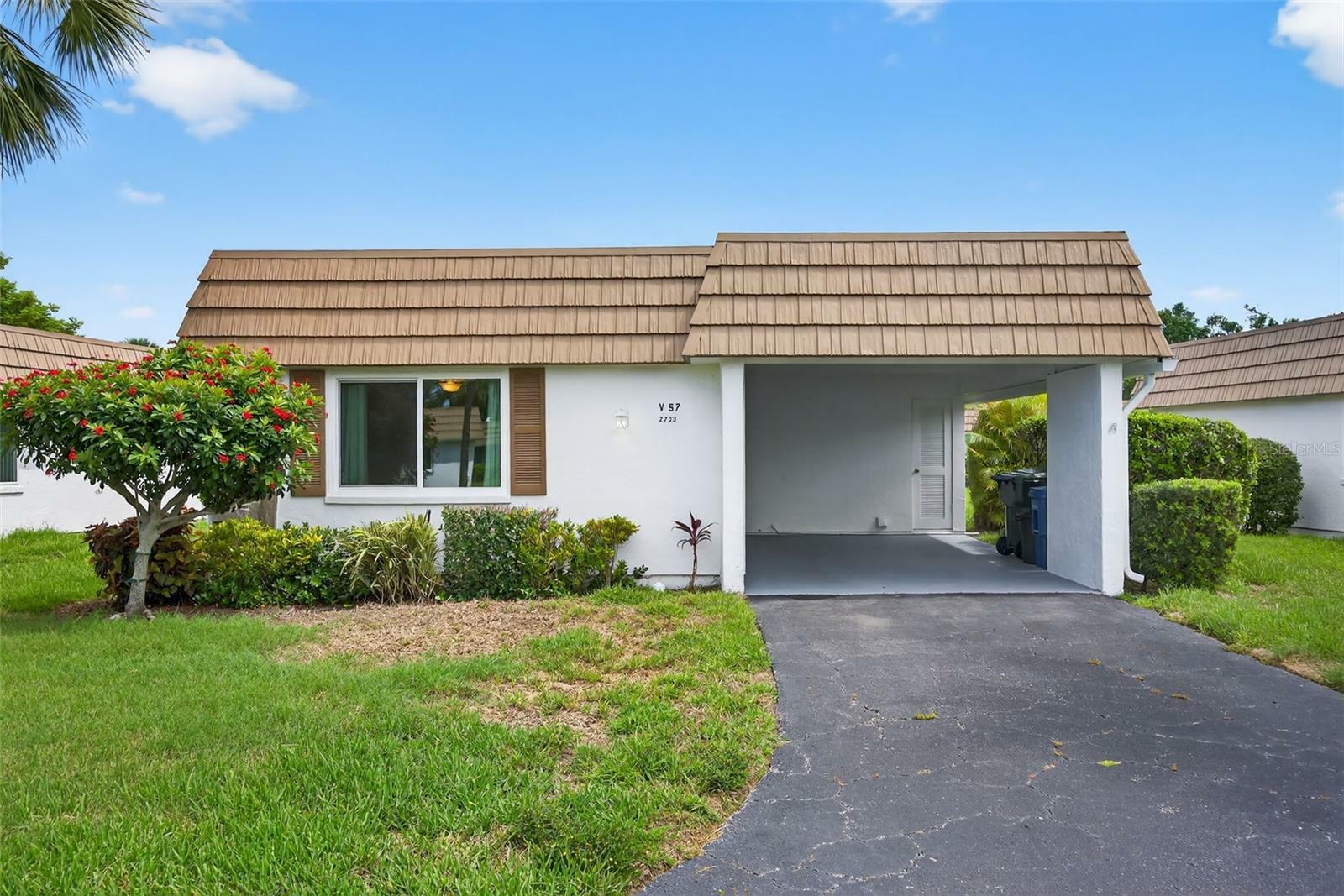Property Photo: 2733 Riverbluff Place V57 FL 34231