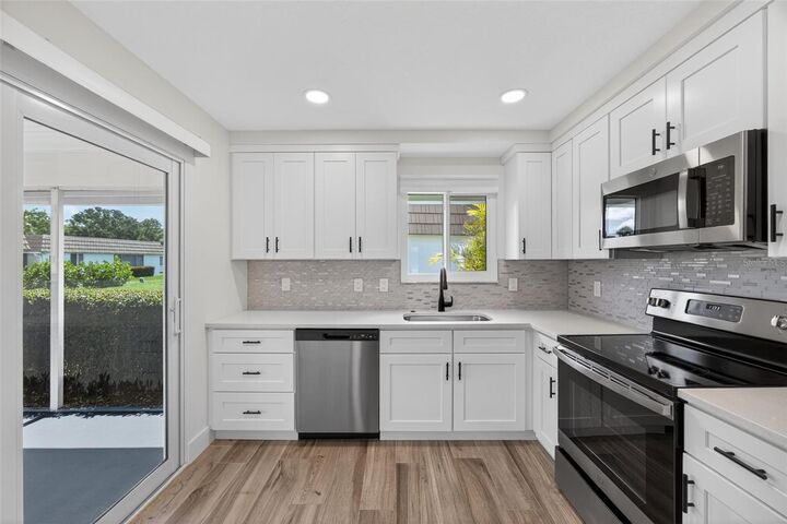 Property Photo: 2733 Riverbluff Place V57 FL 34231