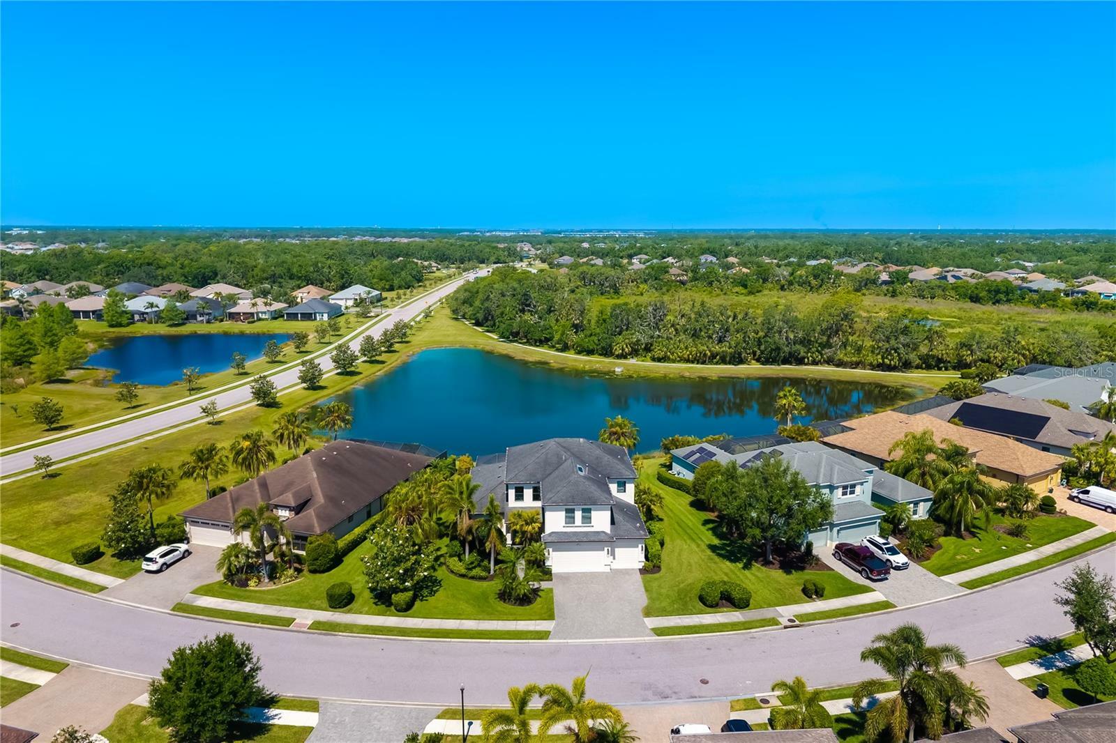 Property Photo: 826 Honeyflower Loop FL 34212