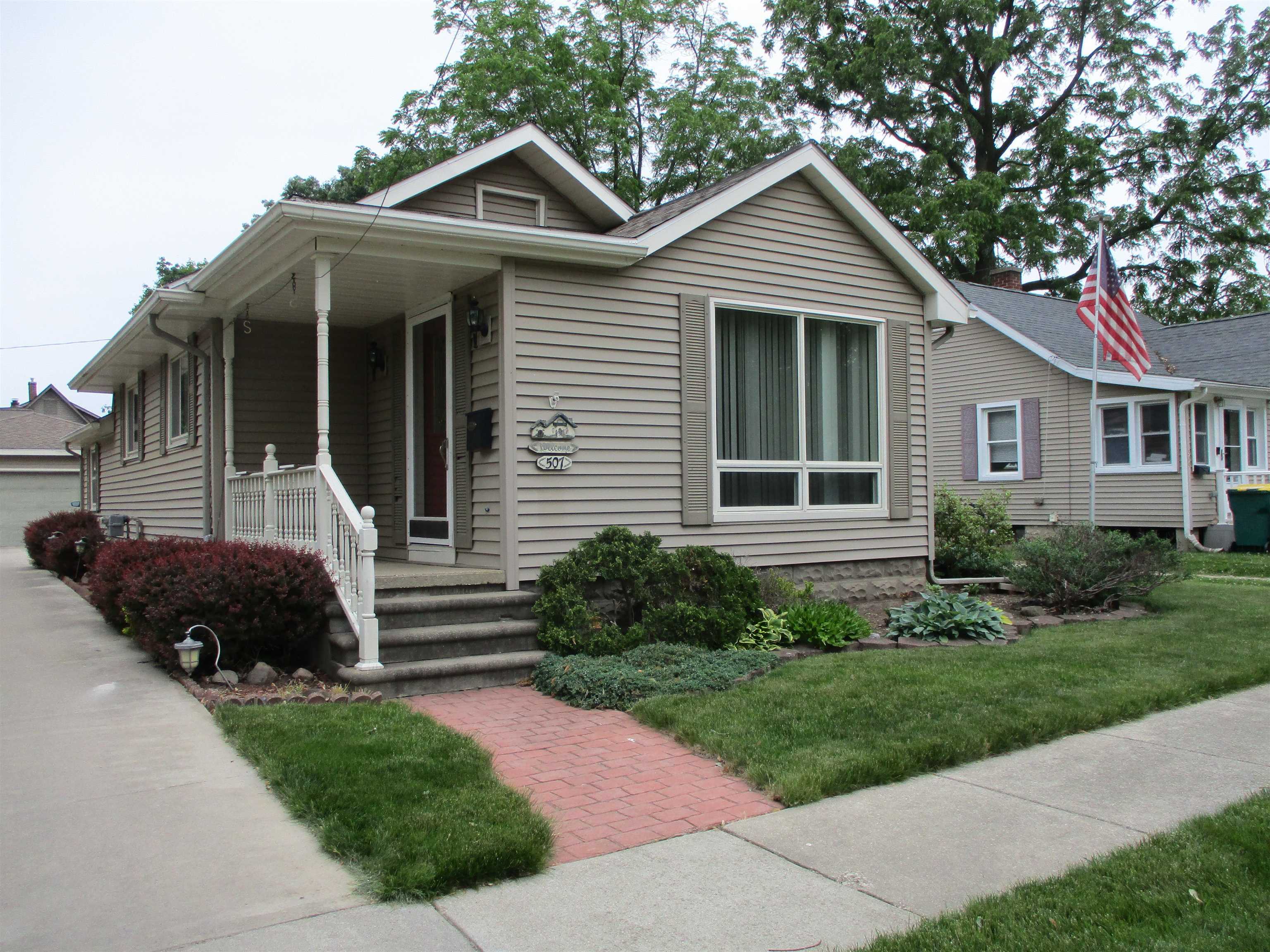 Property Photo: 507 Mackinaw Street MI 48429
