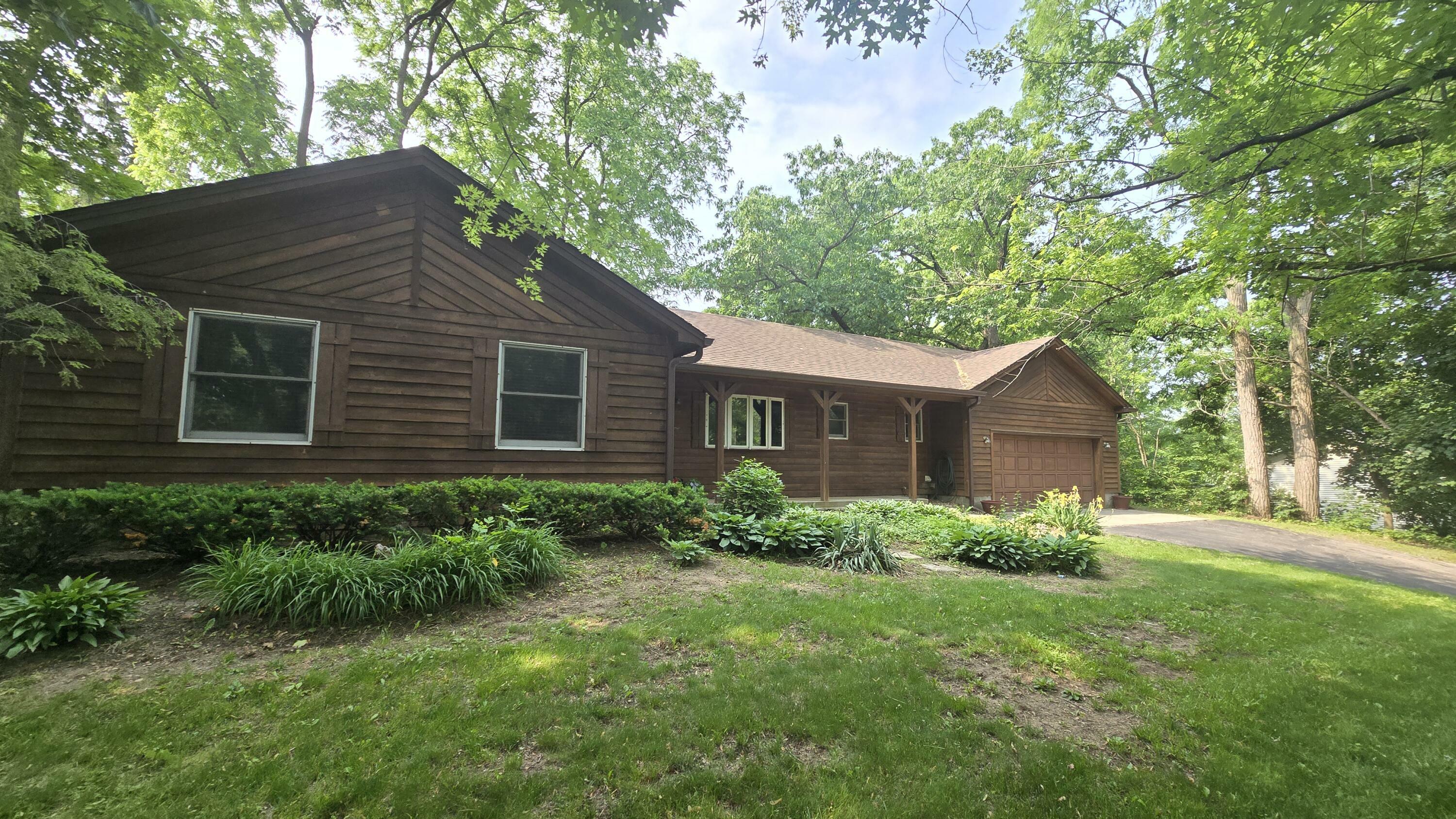 Property Photo: 519 Bird Rd WI 53181