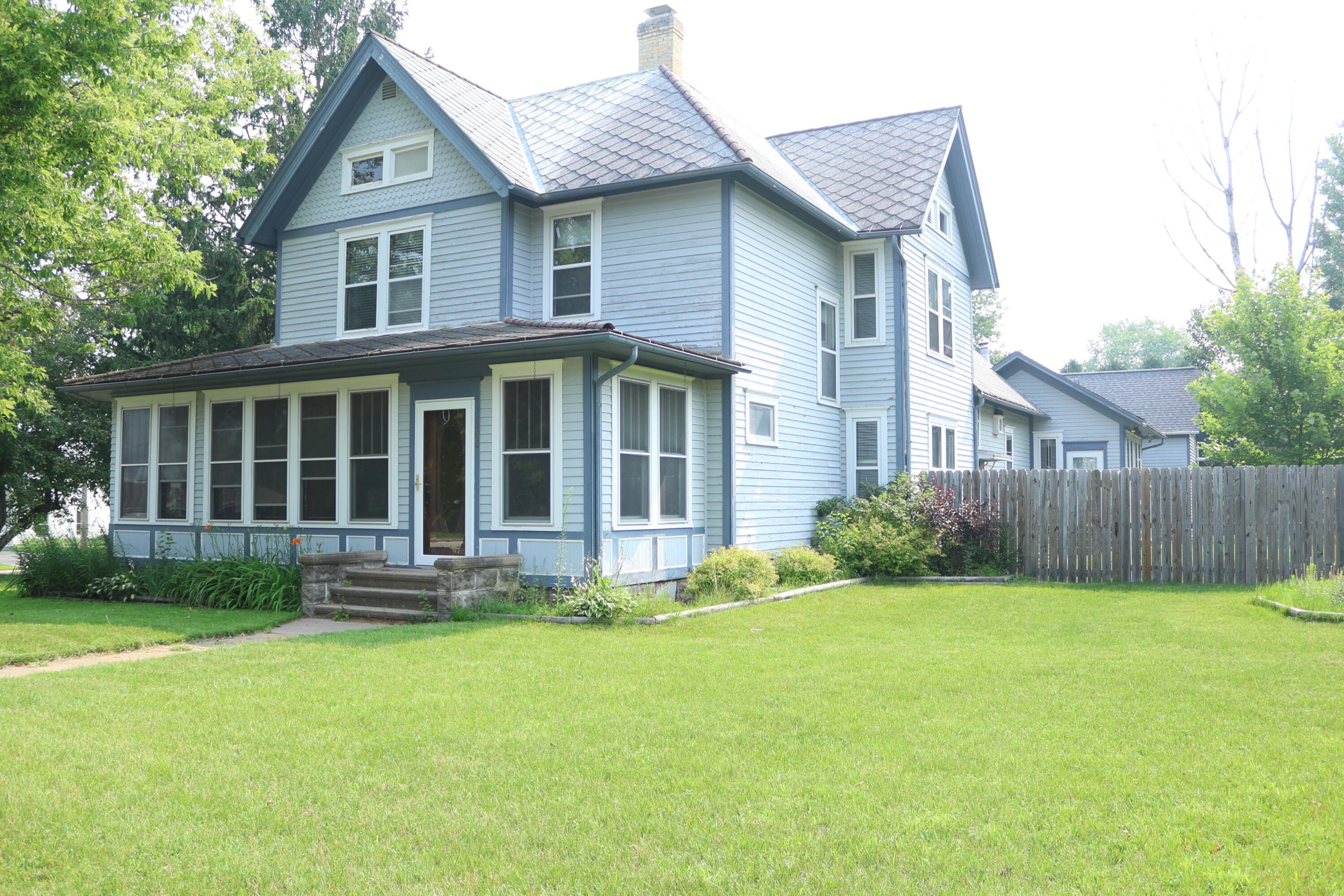 Property Photo:  300 S Pine St  WI 54983 