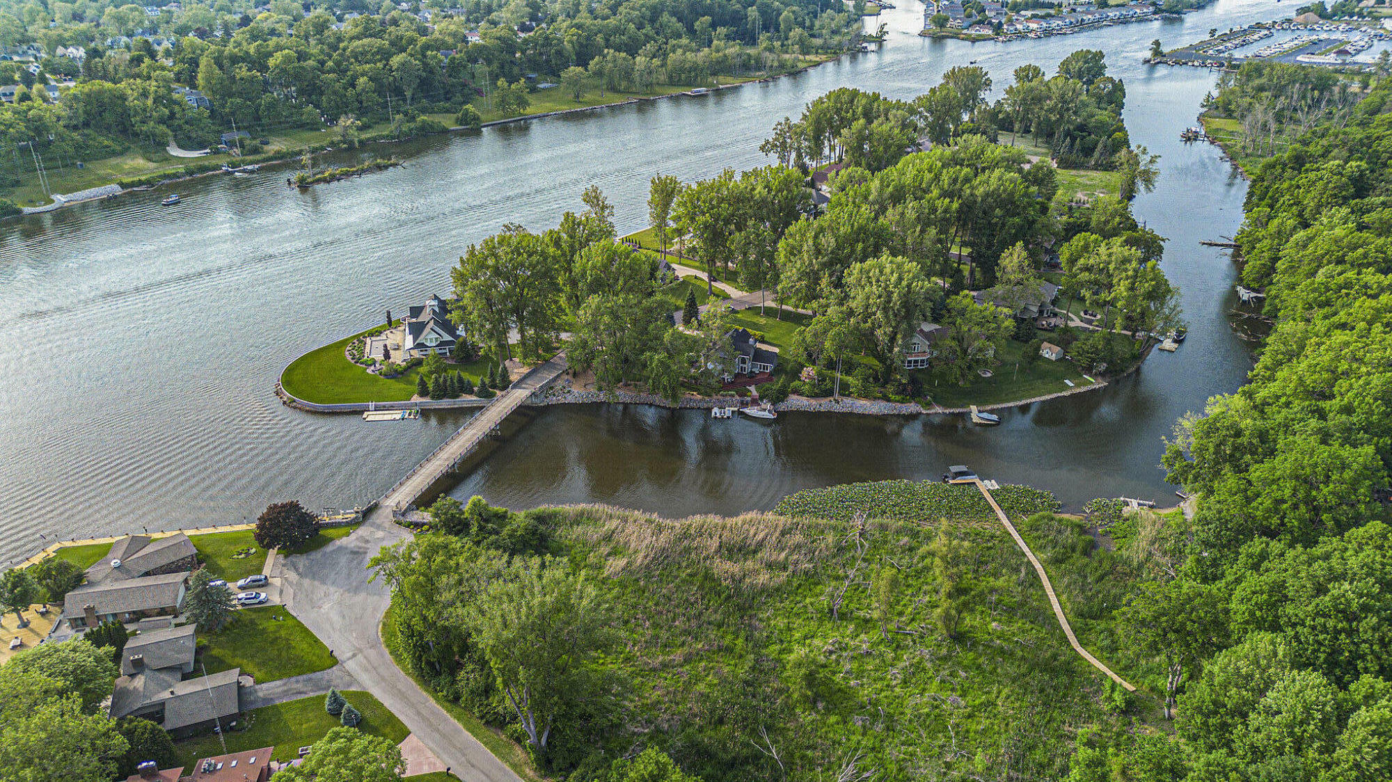 Property Photo:  1415 Blackhawk Trail  MI 49022 