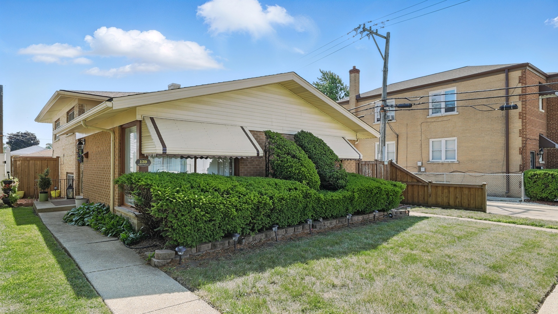 Property Photo: 139 Hyde Park Avenue IL 60104