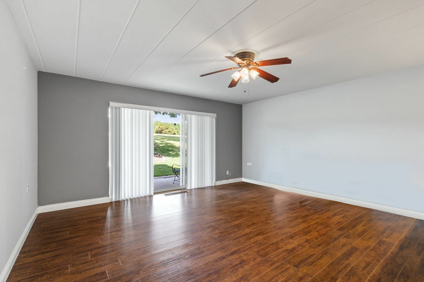 Property Photo: 5540 Walnut Avenue 9A IL 60515