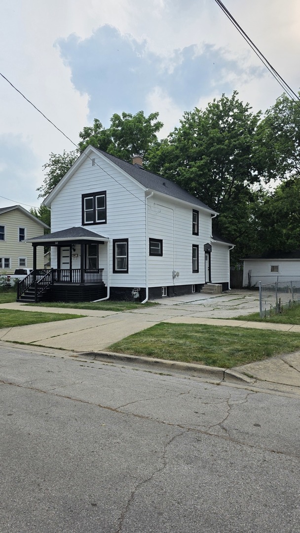 Property Photo: 208 N Chestnut Street IL 60506