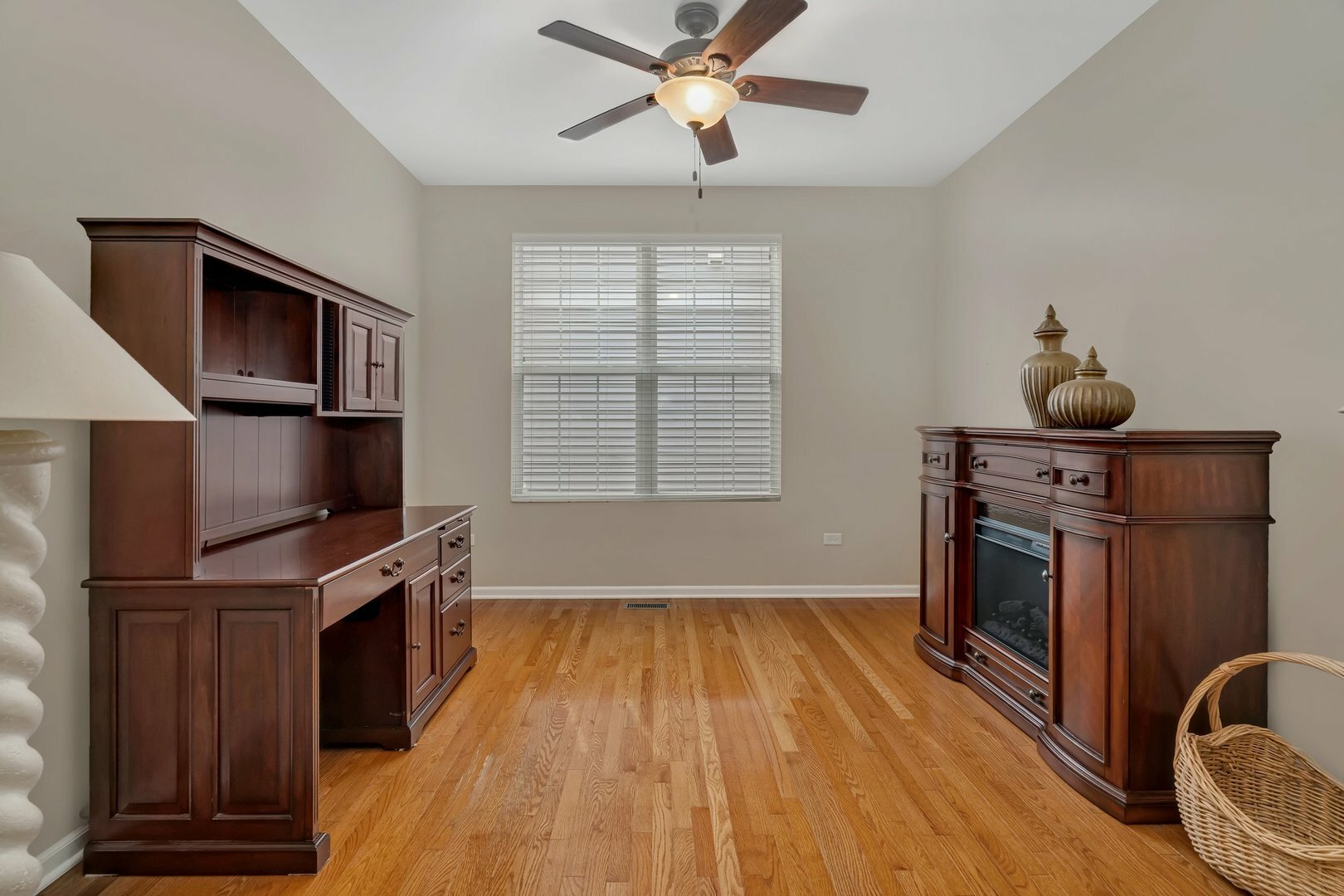 Property Photo: 739 Pleasant Drive IL 60404