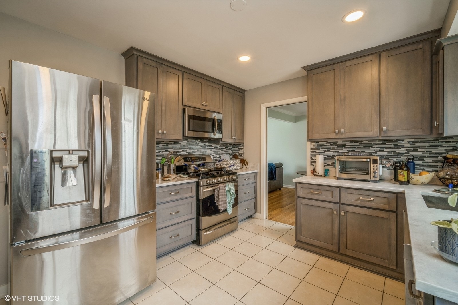 Property Photo: 110 Plumtree Road IL 60015