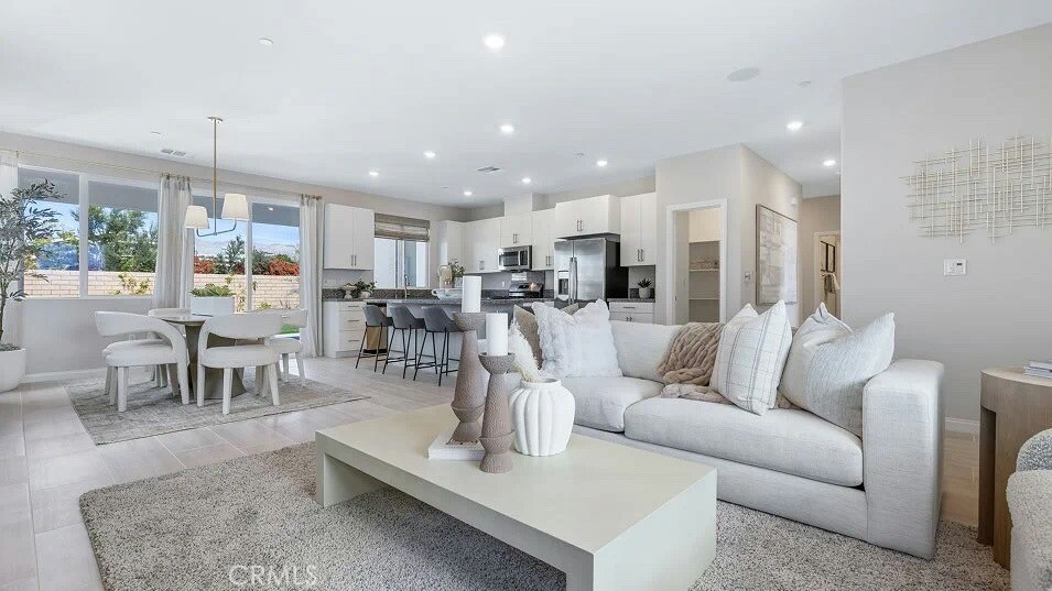 Property Photo:  15462 Avenida De Cielo  CA 92240 