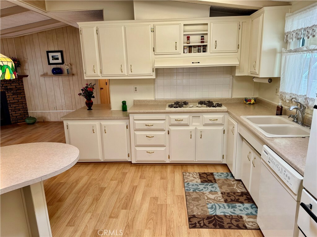 Property Photo: 5200 Irvine Blvd 123 CA 92620