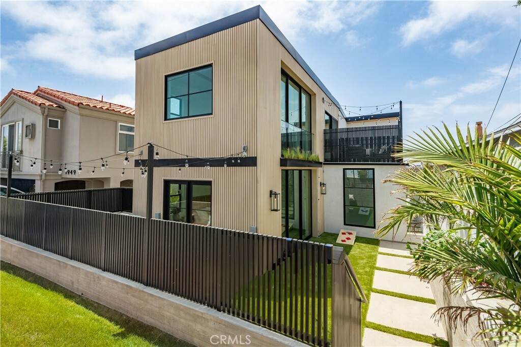 Property Photo: 2007 Ava Avenue CA 90254