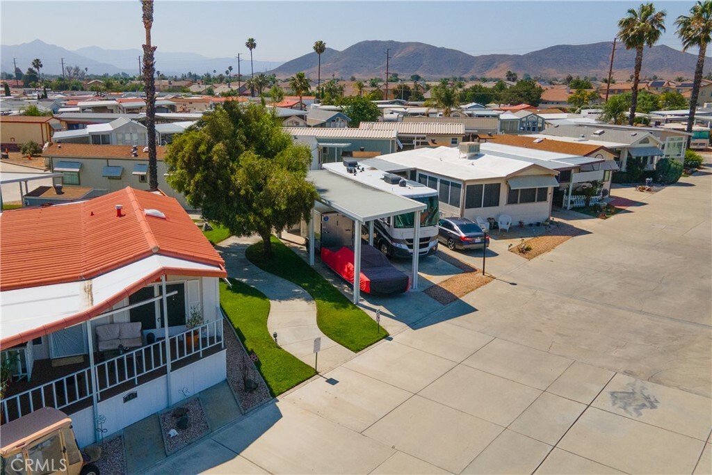 Property Photo: 1295 S Cawston Avenue CA 92545