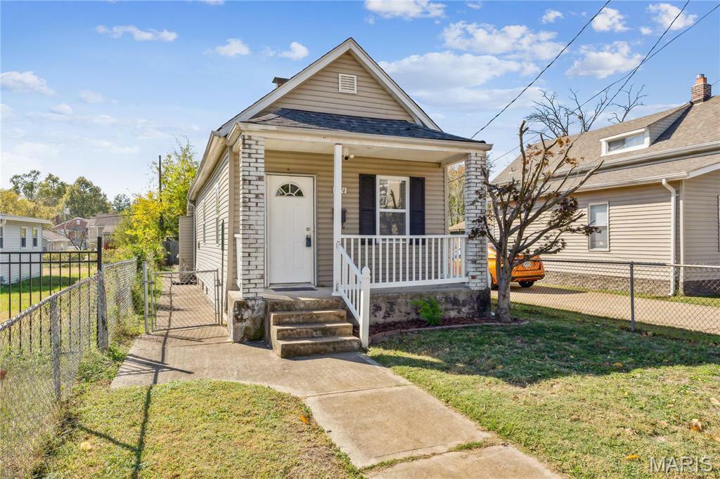 Property Photo: 4674 Oldenburg Avenue MO 63123