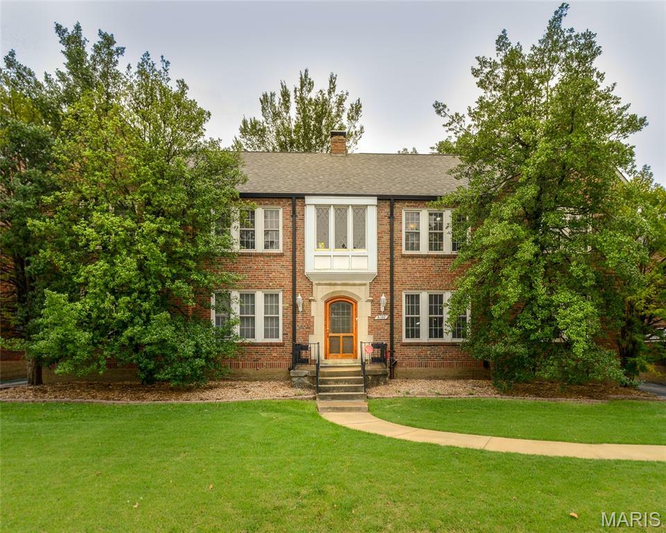 Property Photo: 8100 Delmar Boulevard 1W MO 63130
