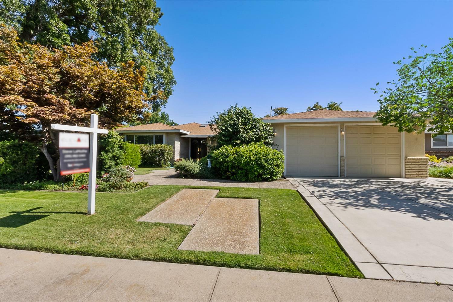 Property Photo: 2301 Glen Ellen Circle CA 95822