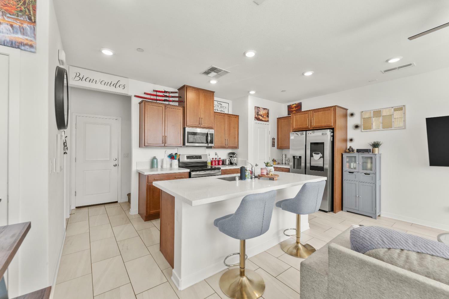 Property Photo:  5301 E Commerce Way 56101  CA 95835 