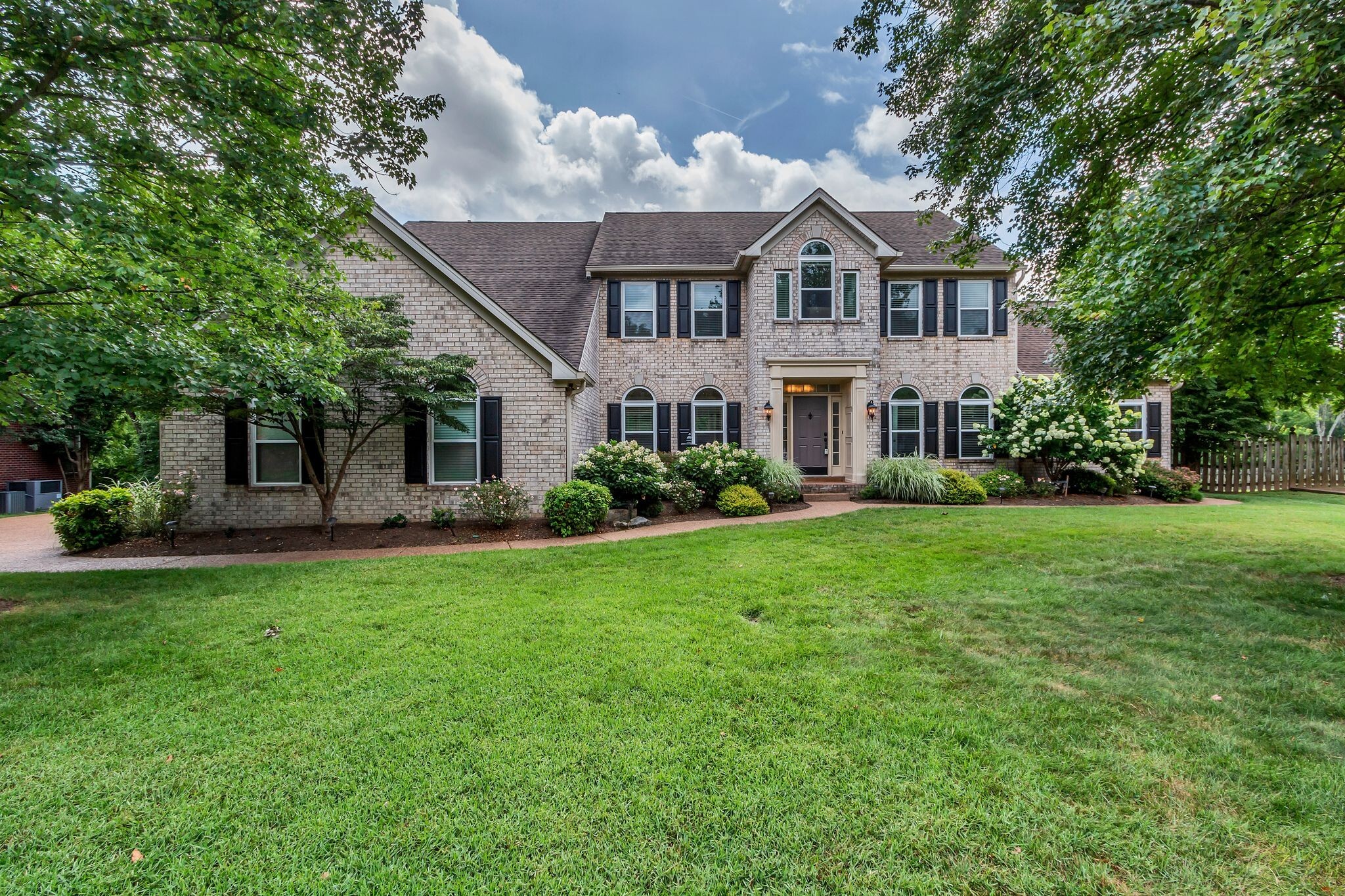 Property Photo: 206 Stillcreek Dr TN 37064